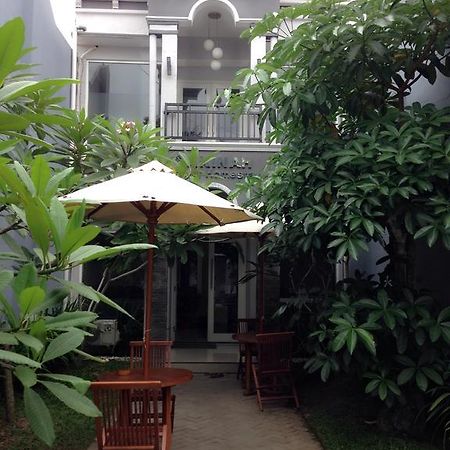 Safa Homestay Yogyakarta Exterior photo